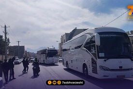ورود بازیکنان استقلال به ورزشگاه شهید نصیری یزد