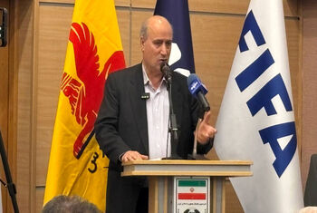 تاج: اگر اشتباه کردید، خواهشا عذرخواهی کنید