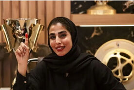 عاشقانه‌های بازیکن پرسپولیس برای همسرش روی ساق‌بند/ لیلی و مجنون جدید فوتبال