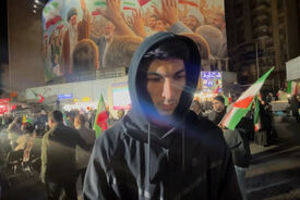 آرین سلیمی در تجمع شبانه مردم: خانه ما در کرمانشاه در جریان جنگ آسیب دید