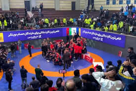 استقلال روی سکو نیامد؛ مالک پرسپولیس جشن قهرمانی گرفت